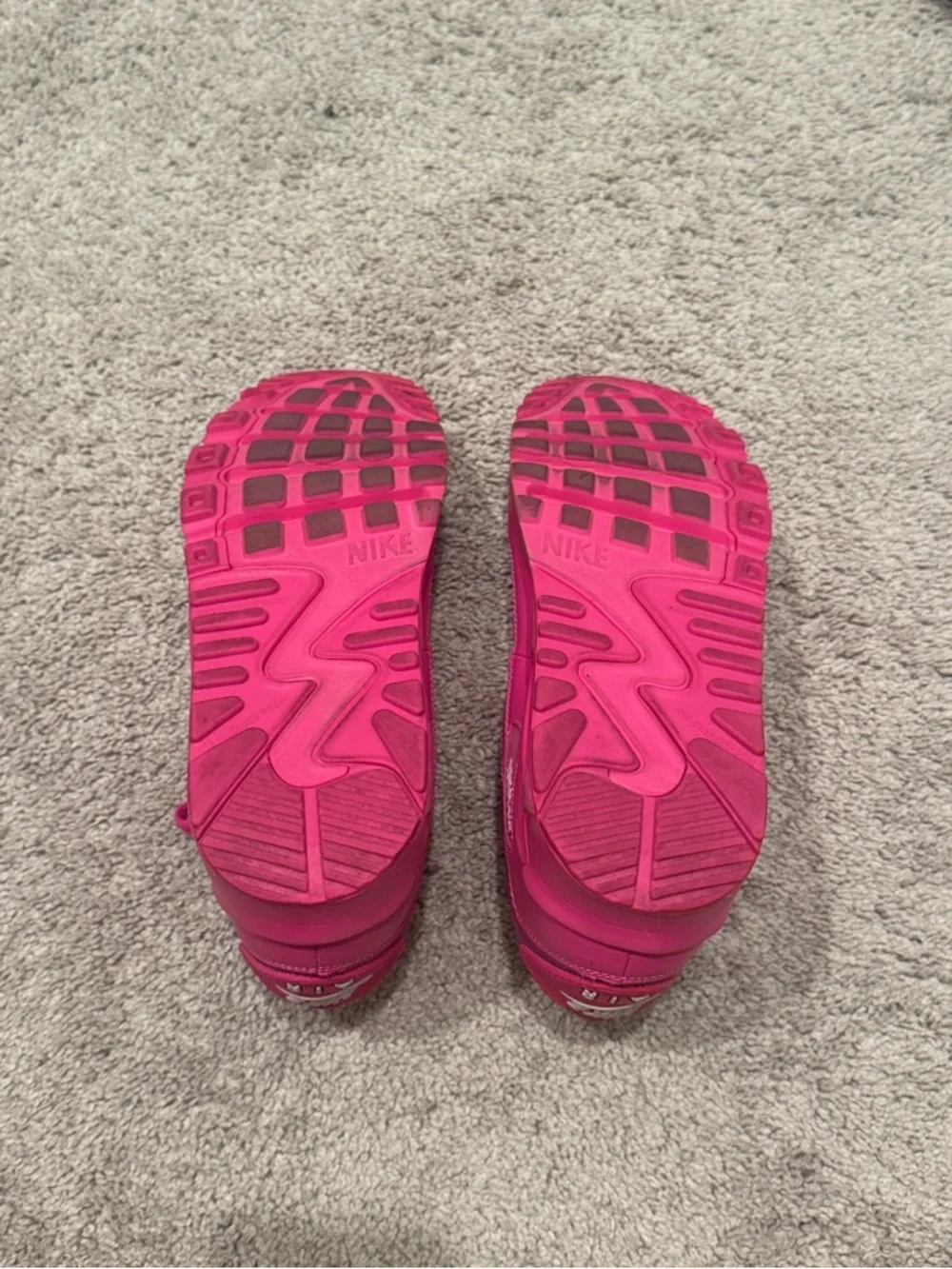 Nike Women’s/Big Kid Hot Pink Air Max Sneakers